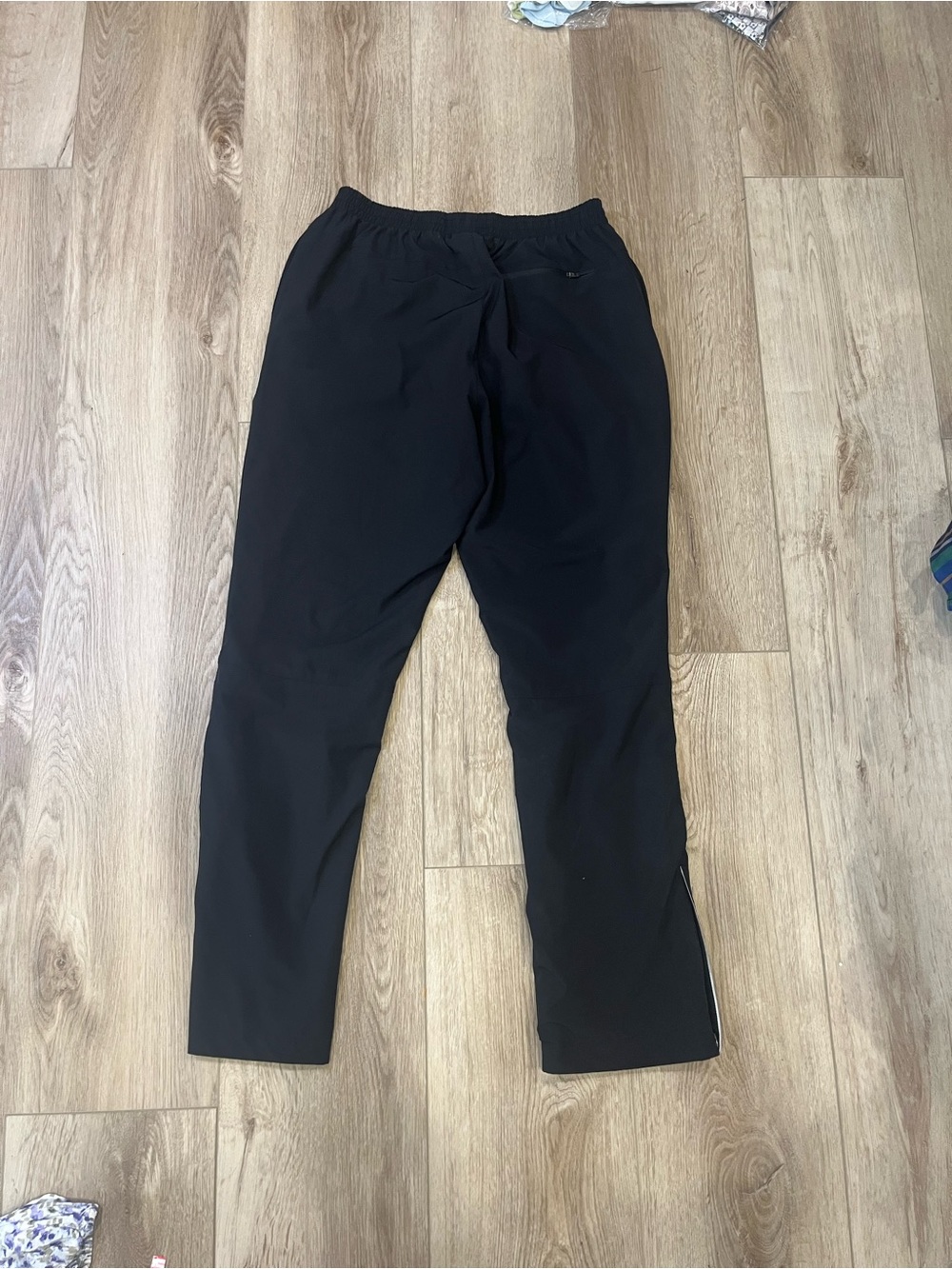 New Balance Men’s Black Reflective-Trim Training Joggers - Picture 2 of 3